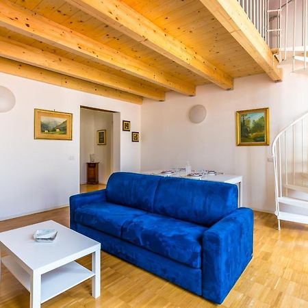 Nova Stylish House In Center By Napoliapartments Exteriör bild