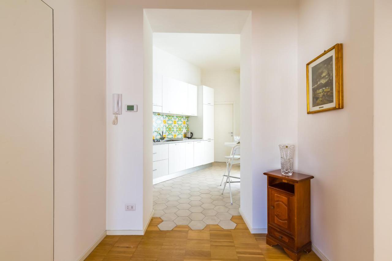 Nova Stylish House In Center By Napoliapartments Exteriör bild