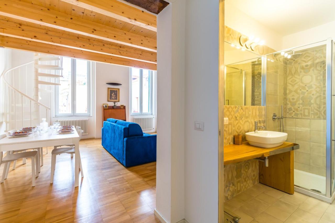 Nova Stylish House In Center By Napoliapartments Exteriör bild