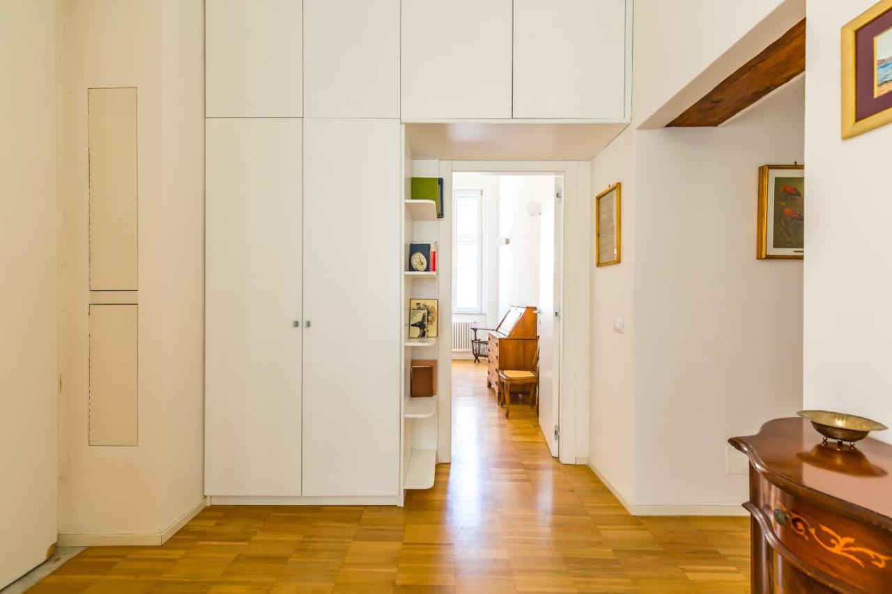 Nova Stylish House In Center By Napoliapartments Exteriör bild