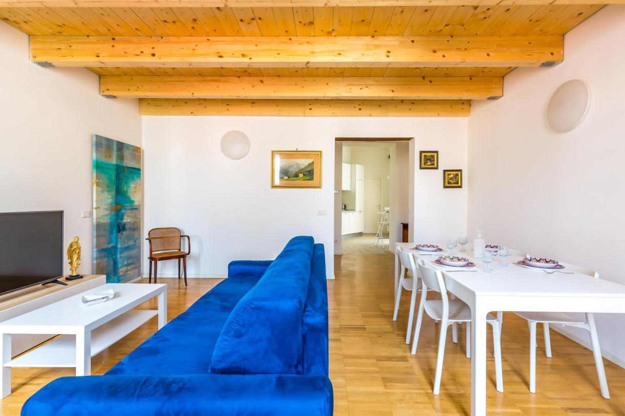 Nova Stylish House In Center By Napoliapartments Exteriör bild