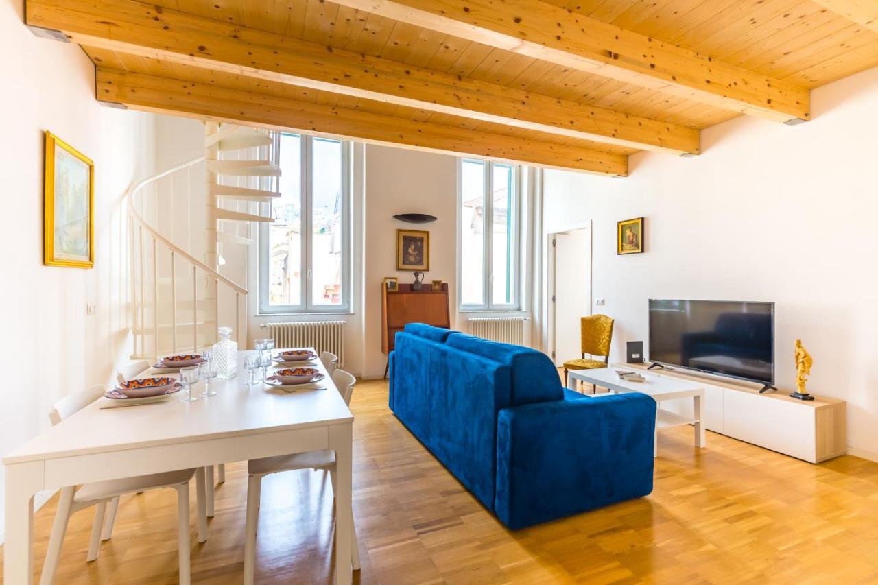 Nova Stylish House In Center By Napoliapartments Exteriör bild