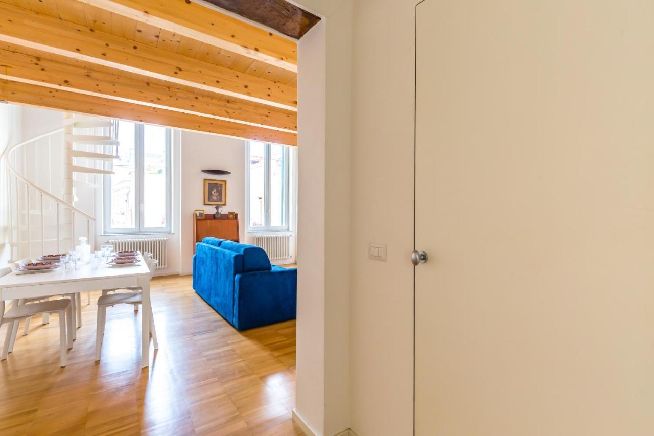 Nova Stylish House In Center By Napoliapartments Exteriör bild