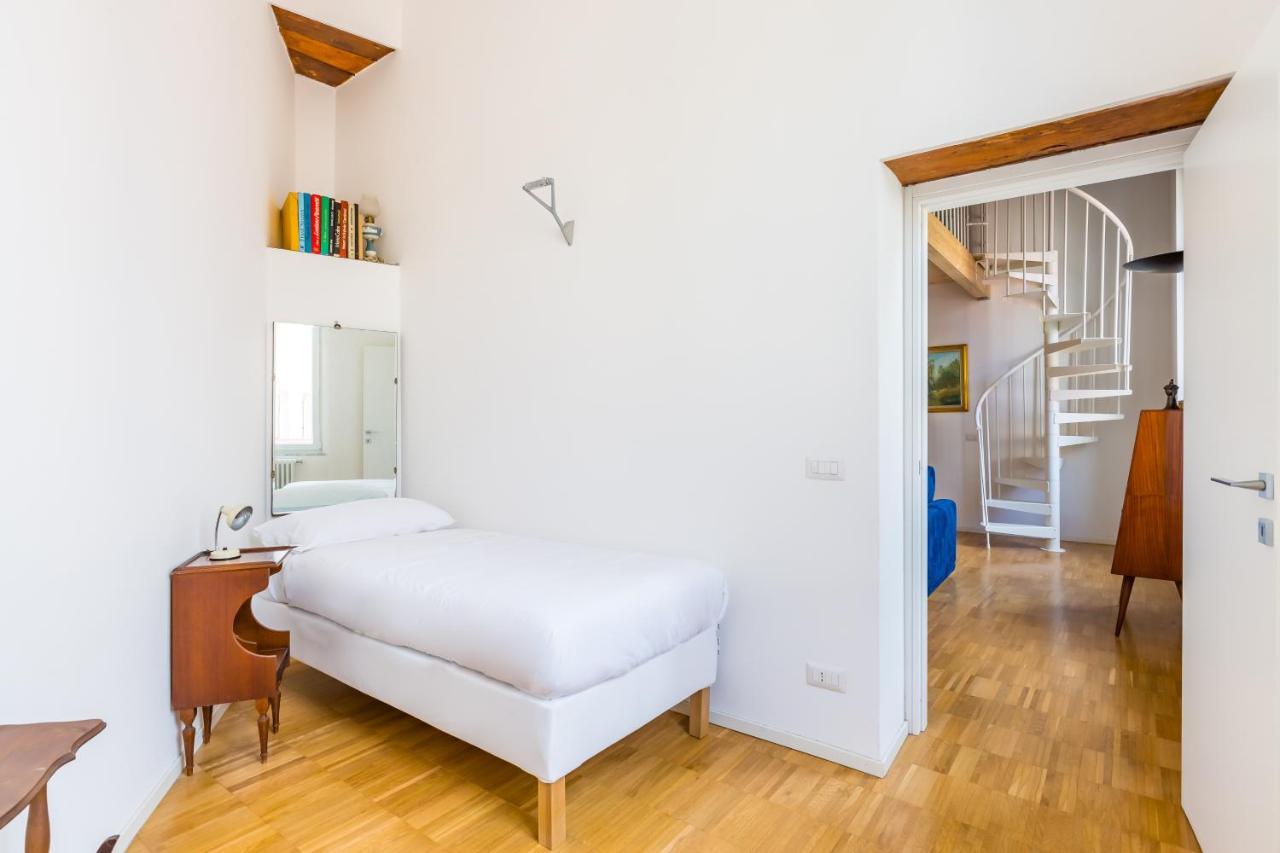 Nova Stylish House In Center By Napoliapartments Exteriör bild