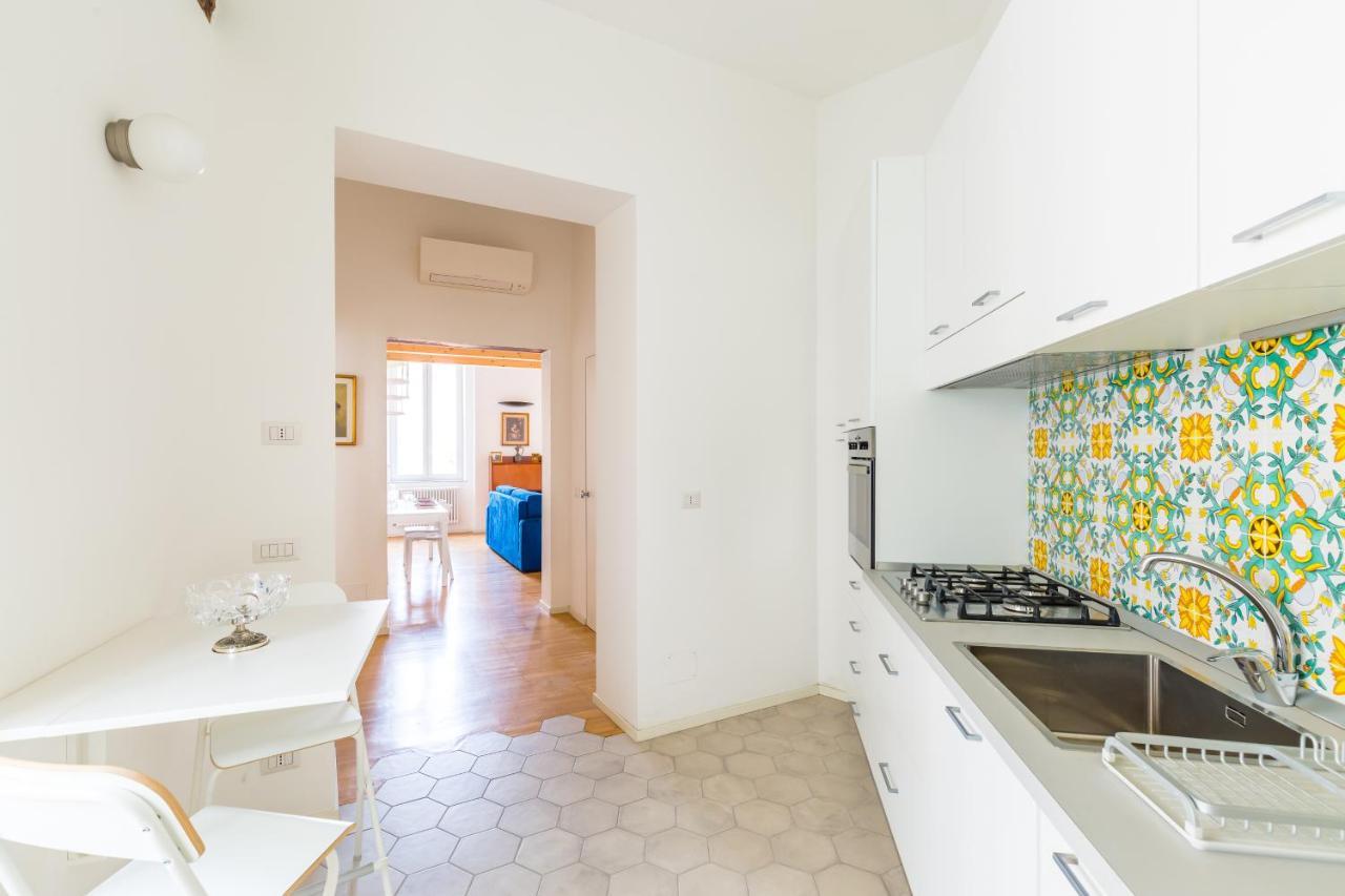 Nova Stylish House In Center By Napoliapartments Exteriör bild
